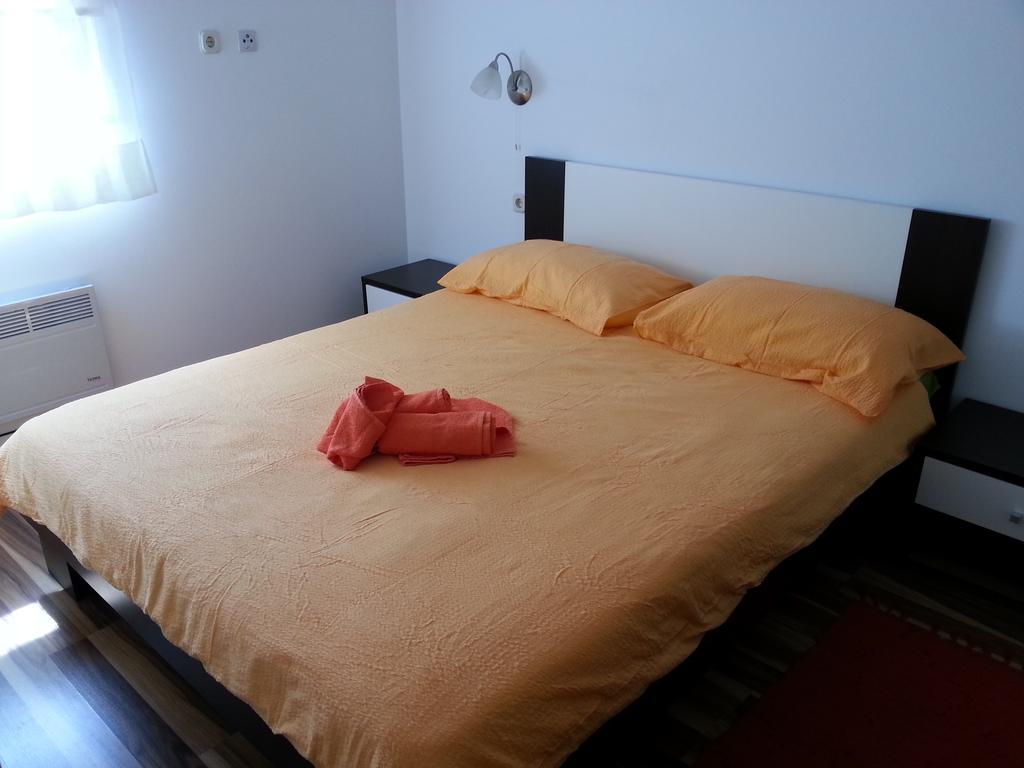 Apartment Drenovica Pula Chambre photo