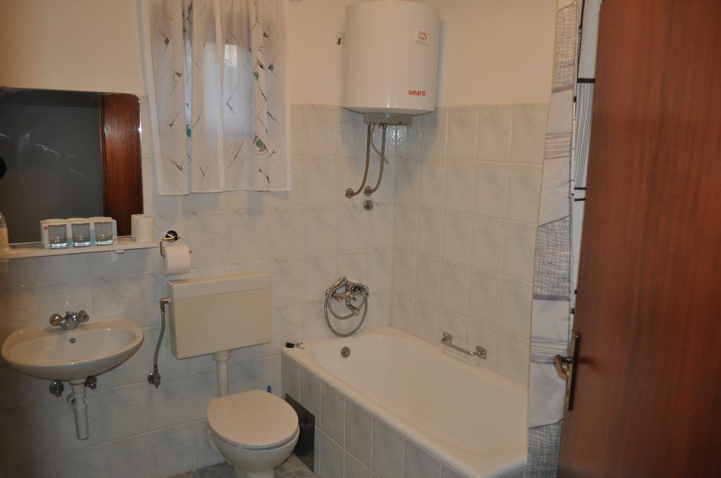 Apartment Drenovica Pula Chambre photo