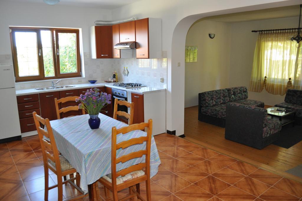 Apartment Drenovica Pula Chambre photo