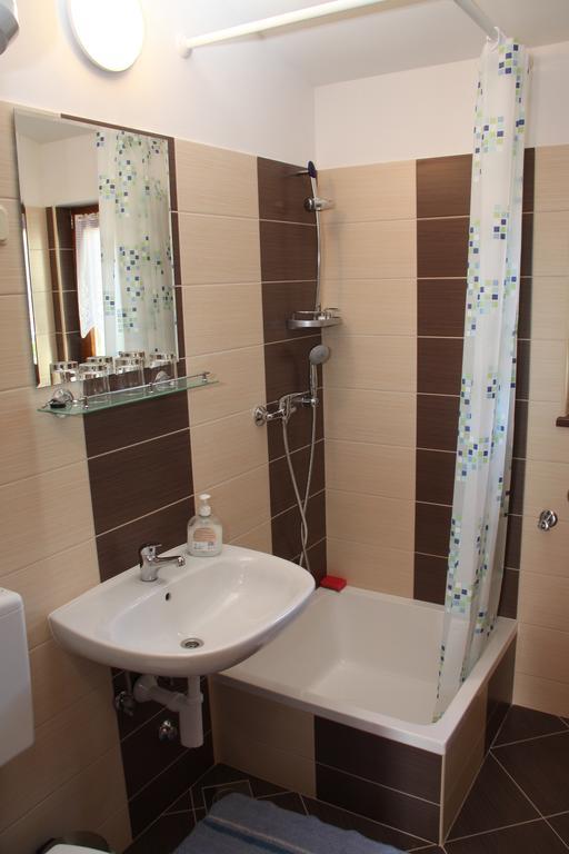 Apartment Drenovica Pula Chambre photo