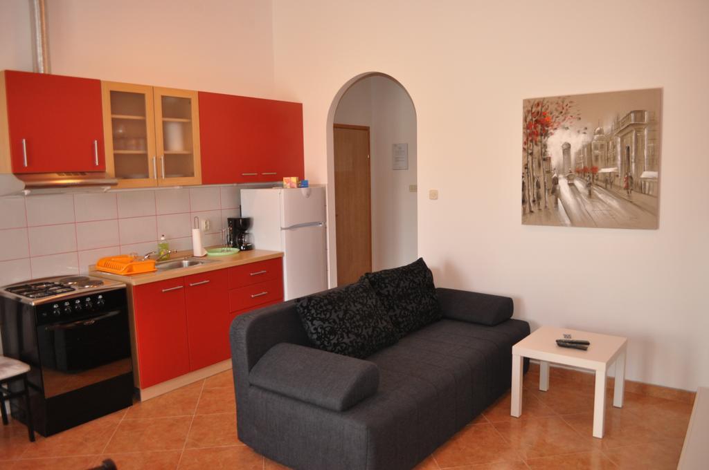 Apartment Drenovica Pula Chambre photo